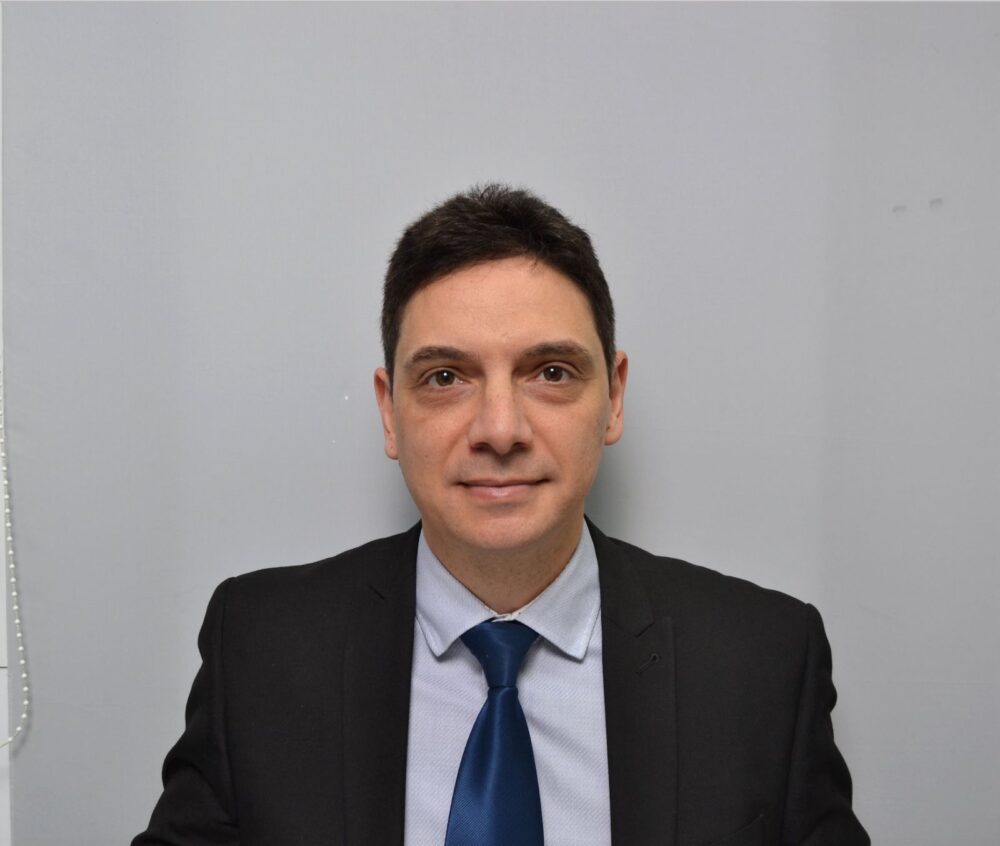 Mr Philippe de Rosnay, Consultant Gynaecologist